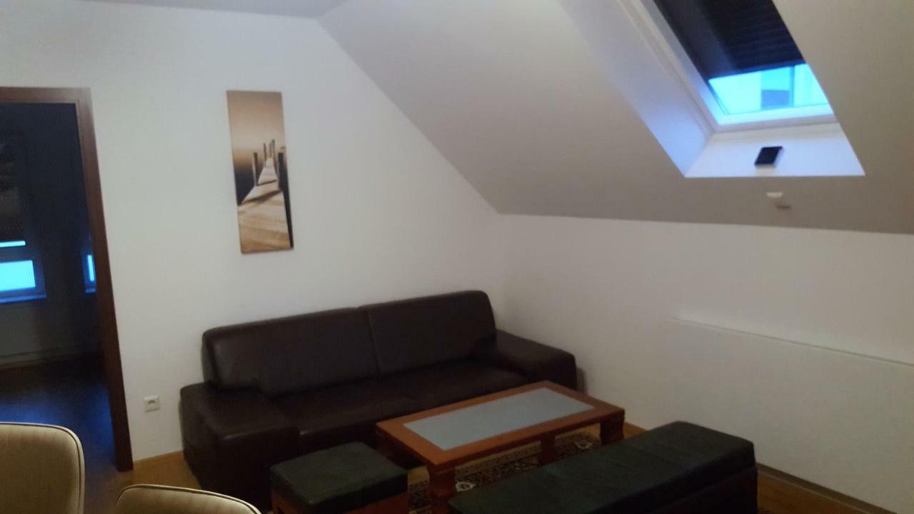 Apartments Zum Bayrisch Pub Weißenhorn Extérieur photo